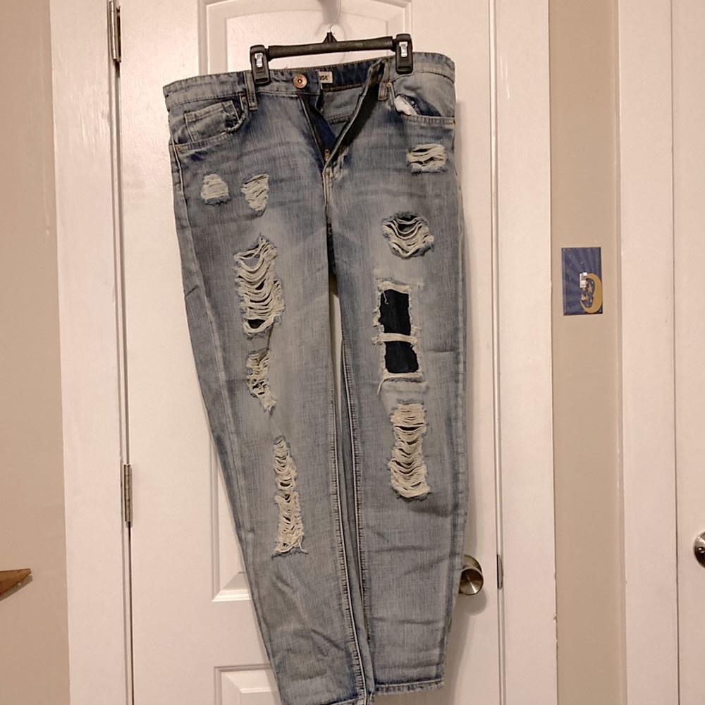 COPY - Dollhouse distressed boyfriend jeans